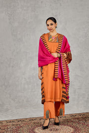 HOT PINK CHANDERI BLOCK PRINTED BORDER DUPATTA