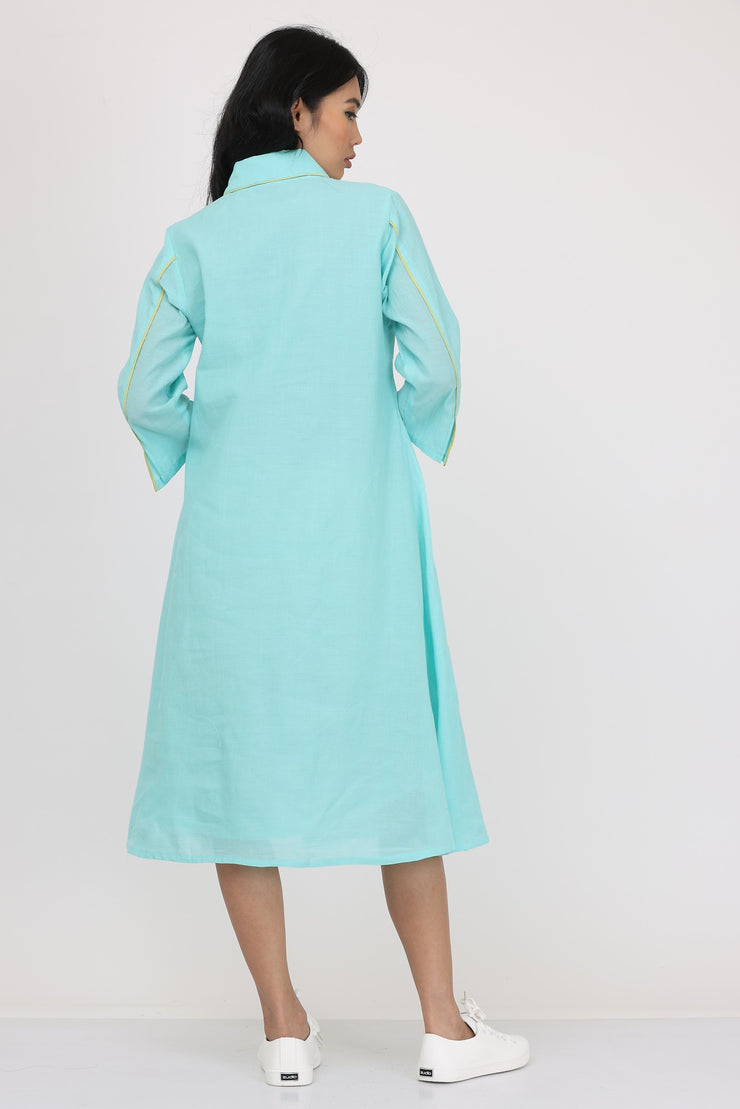 BOX SPLIT COLLAR DRESS