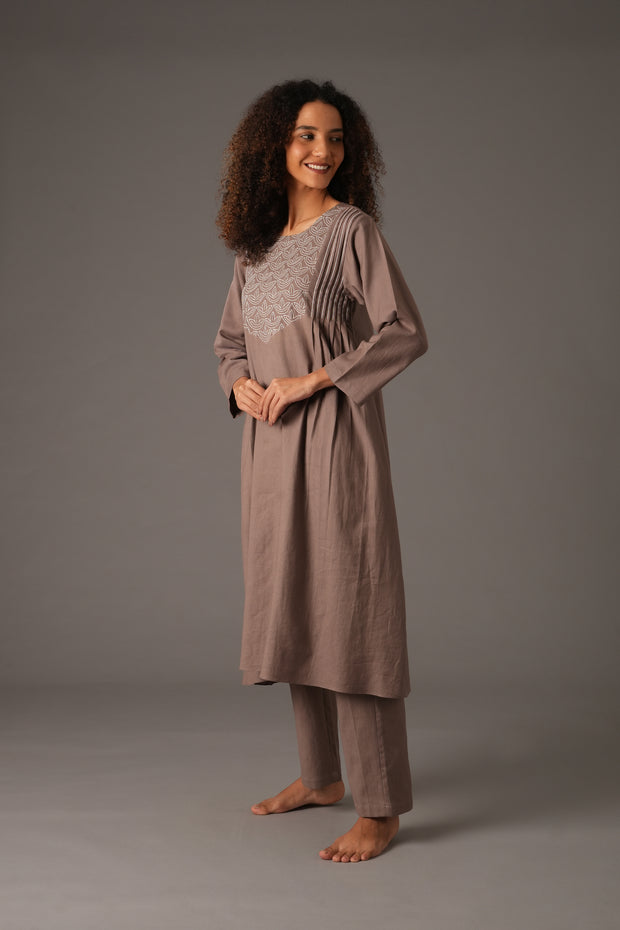 Embroidered Dunes Dress with pant