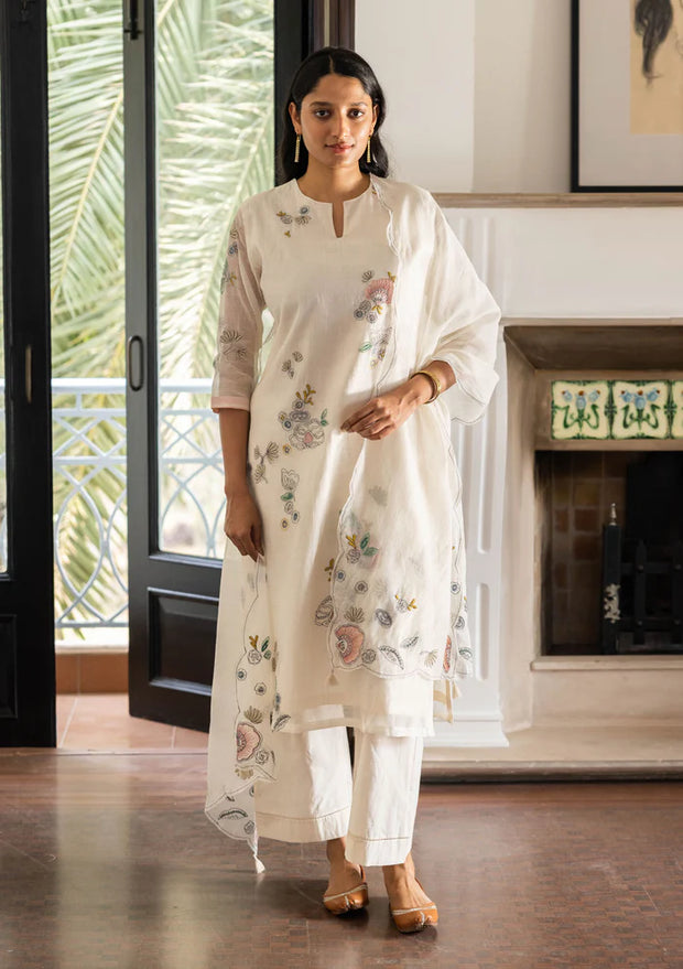 PEARL FLORAL APPLIQUE KURTA SET