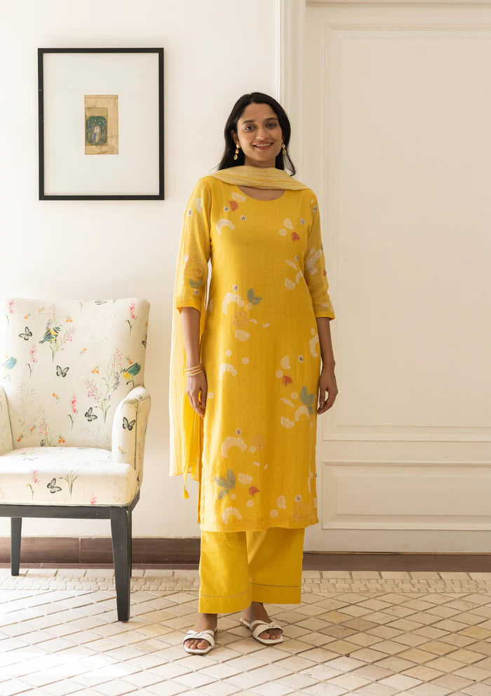 RUE FLORAL EMBROIDERED KURTA SET