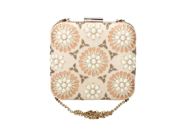 Symmetry clutch