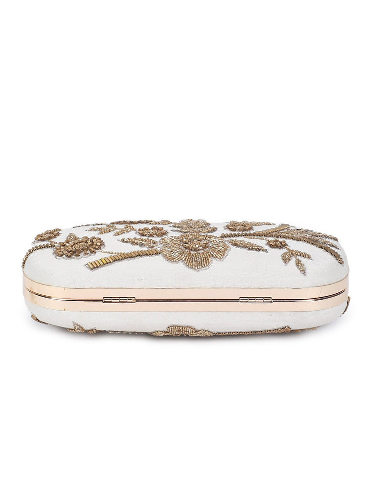 Dazzling beige clutch