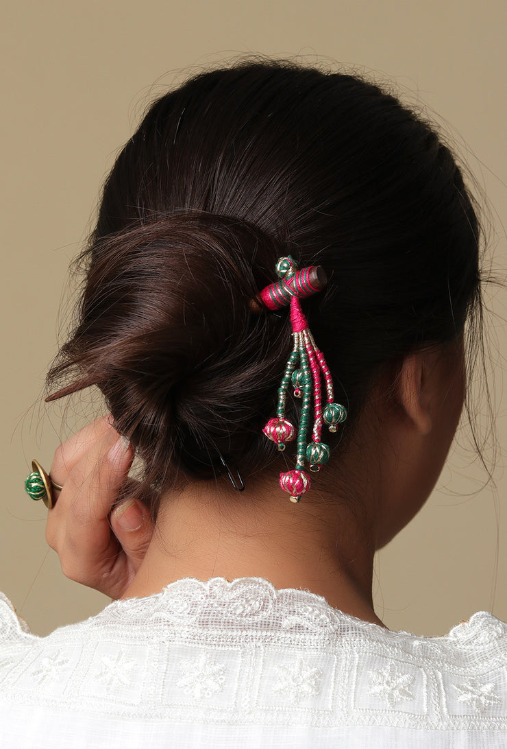 Moti pink and green bun stick