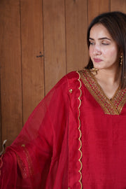 Red silk embroiered kurta set
