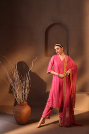 Pink pleated neck kurta set
