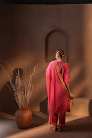 Pink pleated neck kurta set