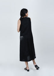 black sleeveless dress