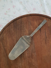 Rustic Cake server-Story Of India