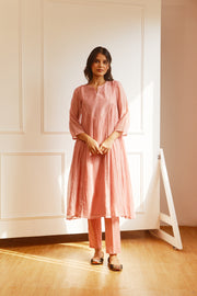 HANDWOVEN CHANDERI OLD ROSE COLOUSERD PINTUCK YOKE KURTA WITH SAIDE GATHER PAIRED WITH HANDWOVEN CHANDERI DUPPATA WITH ZARI BORDER AND COTTON TROUSER